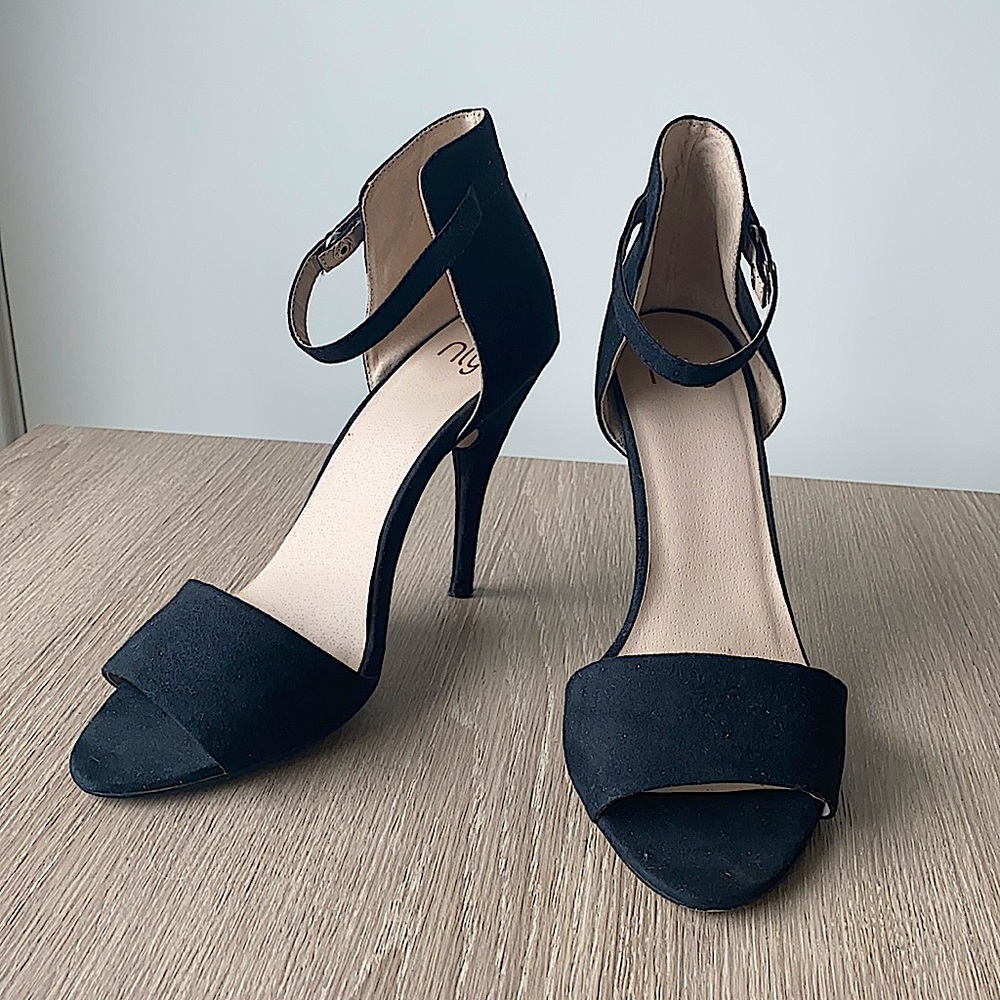Suede Italian black heels 😍 size: 38 👠